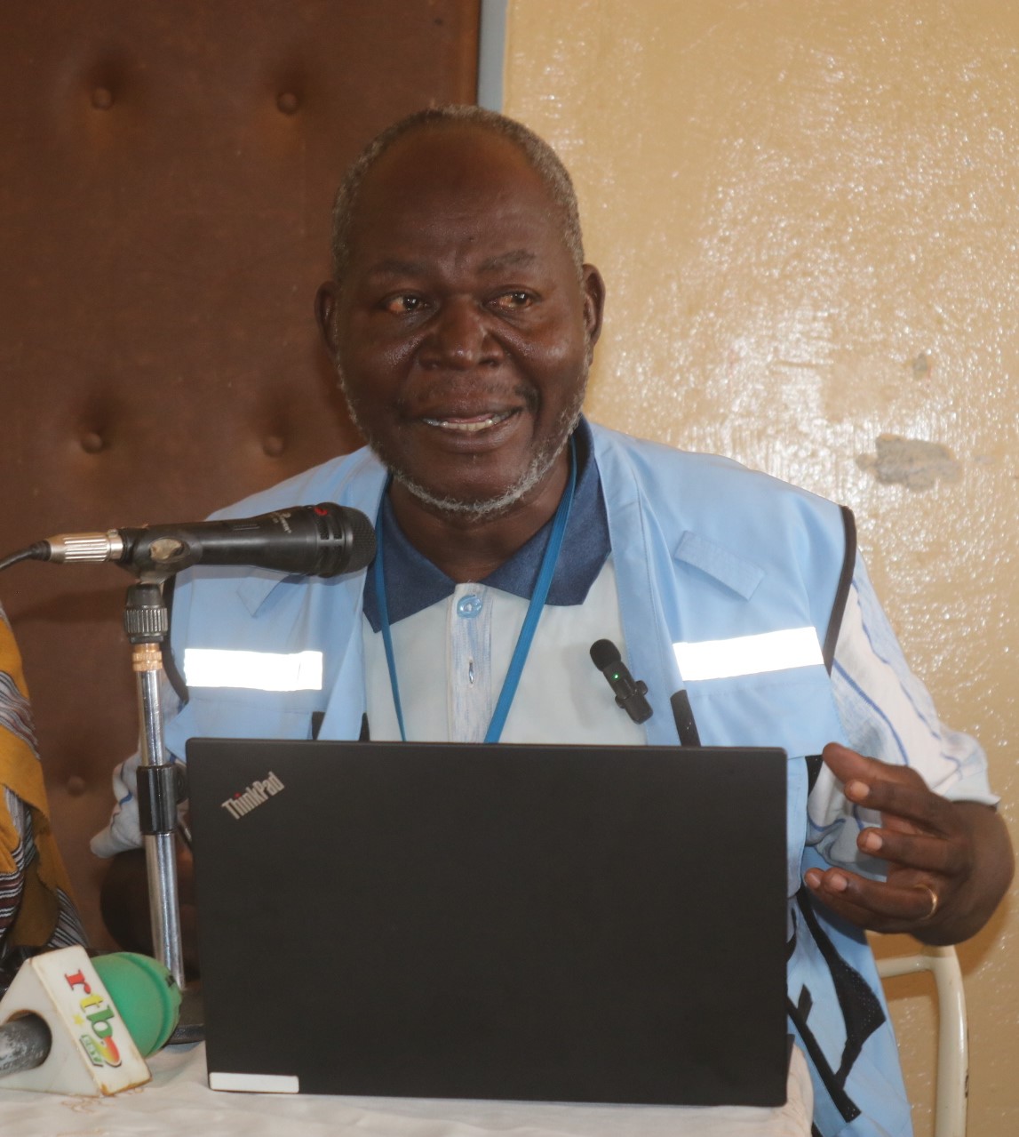 «La neutralité, l’impartialité, l’humanisme et l’indépendance sont les
quatre principes de l’action humanitaire », a indiqué Dr Jean Valea de
OCHA